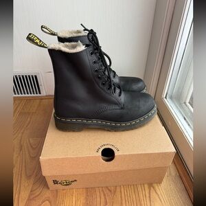 Dr Martens 1460 WOMEN'S FAUX FUR LINED LACE UP BOOTS Size 7